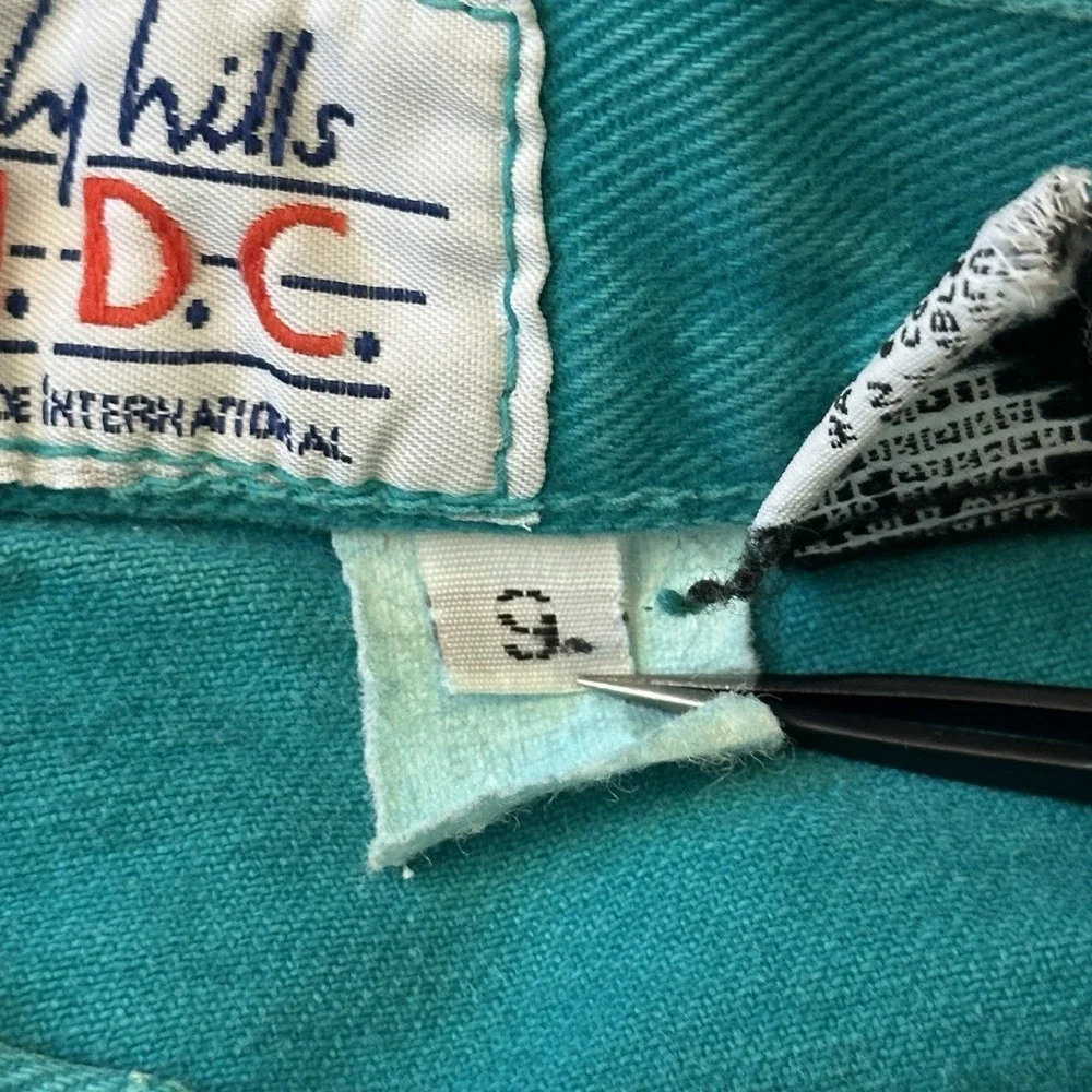 Beverley Hills B.H.D.C. Shorts Women's 9 Turquoise Cotton‎ Hemmed Talon Zipper